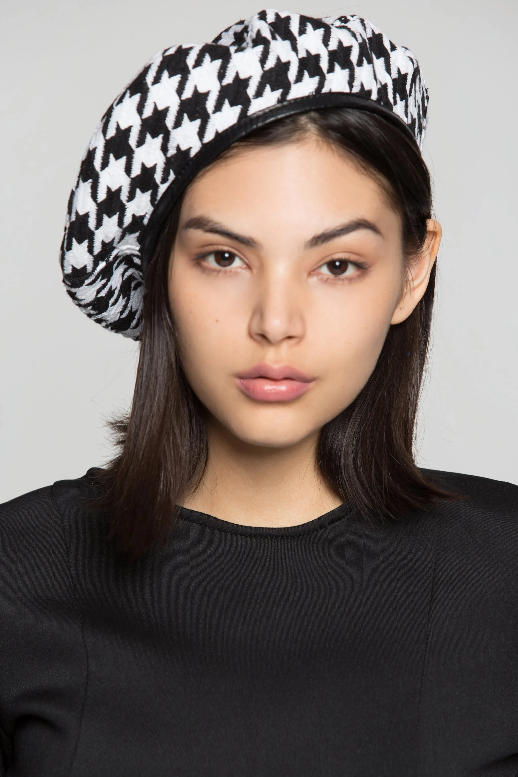 Black and White Houndstooth Beret Hat