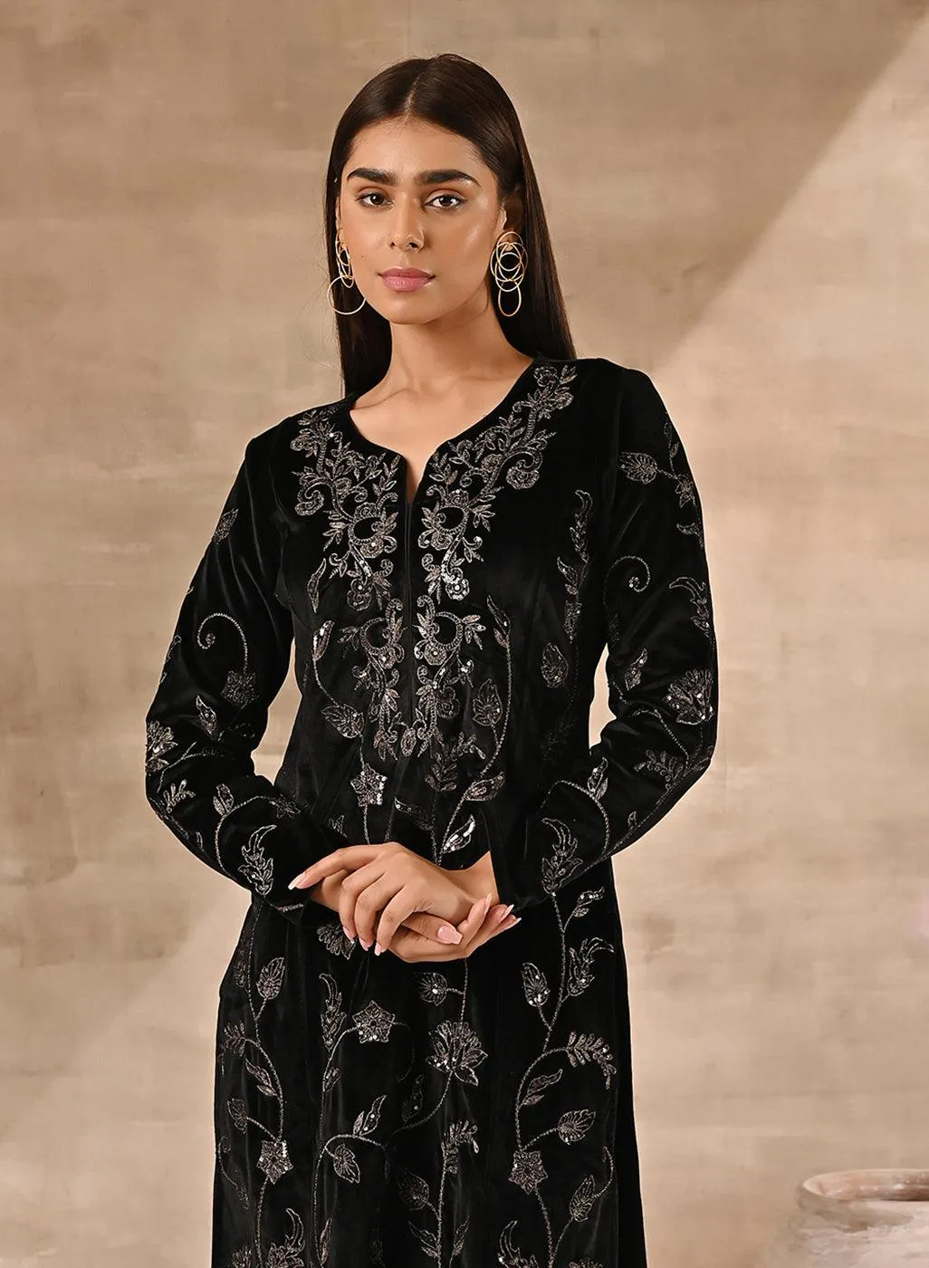 Embroidered Black Floral Velvet Kurta