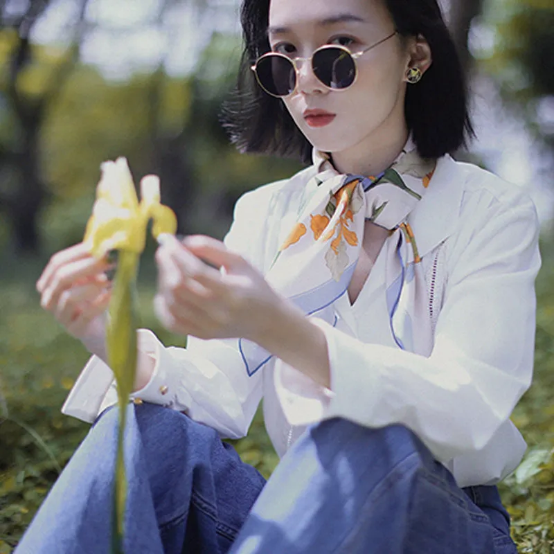 Chowxiaodou 16 Momme Iris Silk Twill Small Square Scarf 65*65