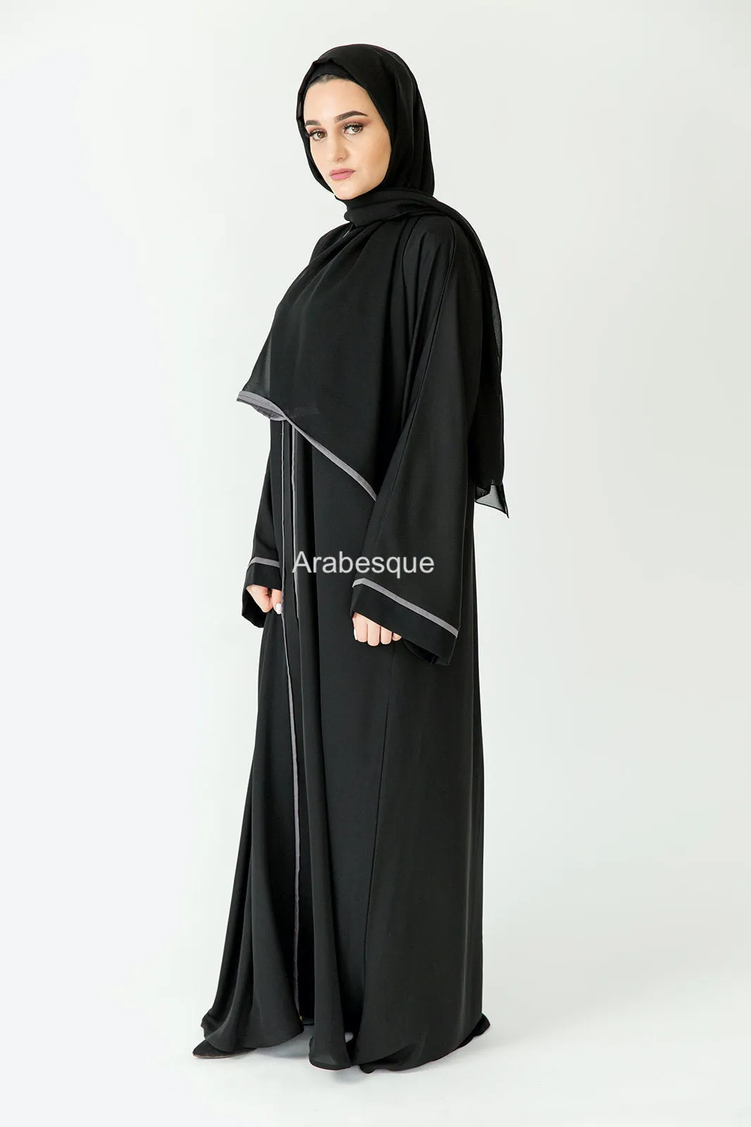 Grey Border Closed Abaya