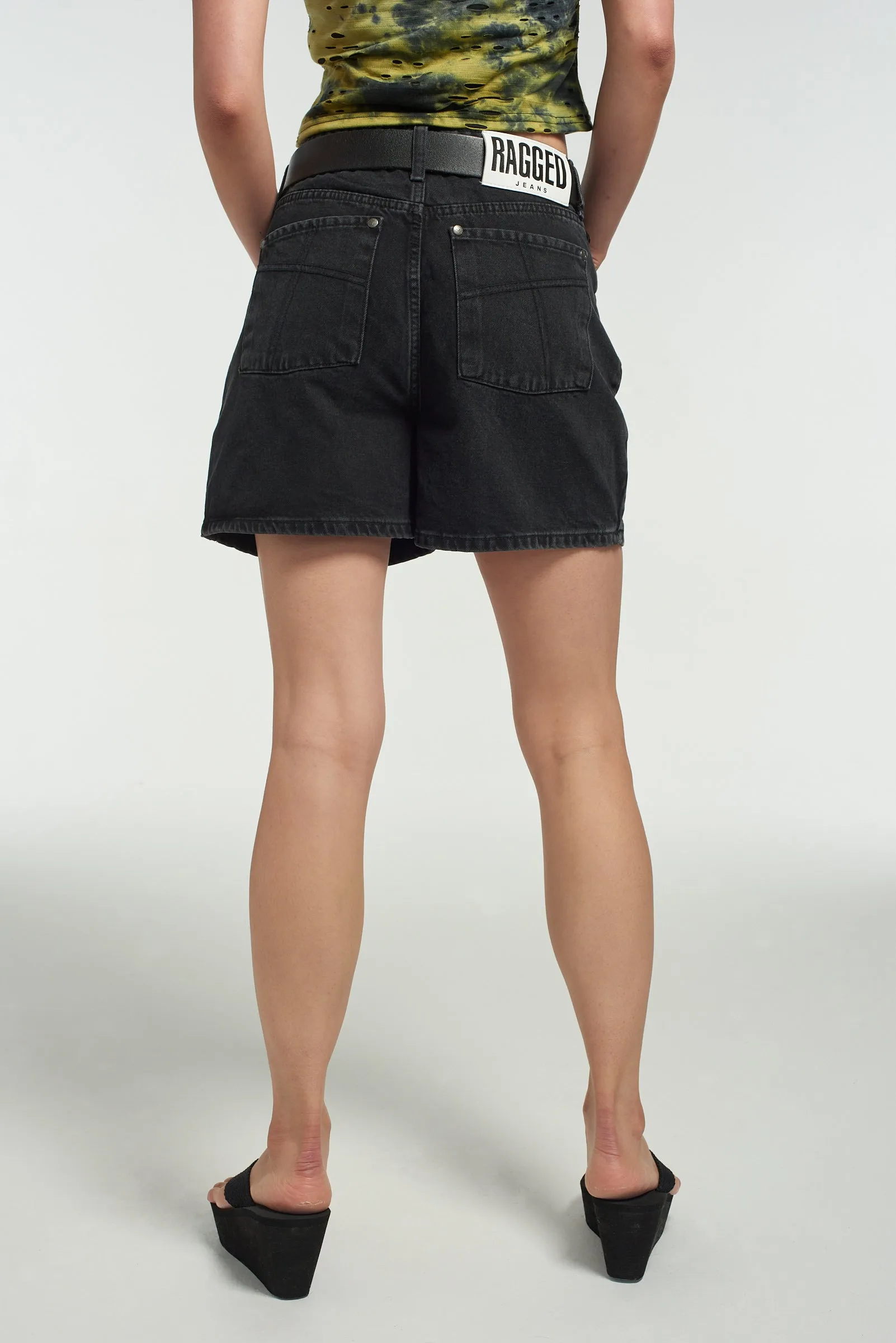 Mom Short Black